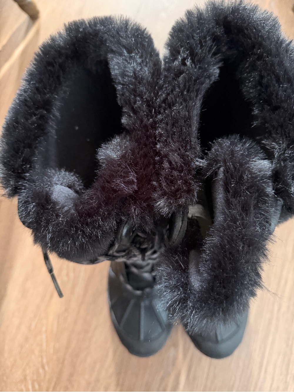UGG Black Lace-Up Faux-Fur Winter Boots - Picture 4 of 5